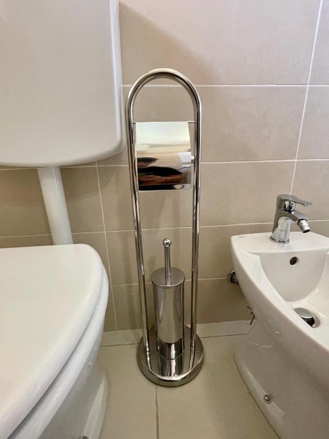 Bnb Il Bicciolano 2 - Bilocale Fronte Ospedale Vercelli Luaran gambar